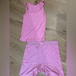 SKIMS Women's Tank Top & Boxer Brief Set. Size Medium.
